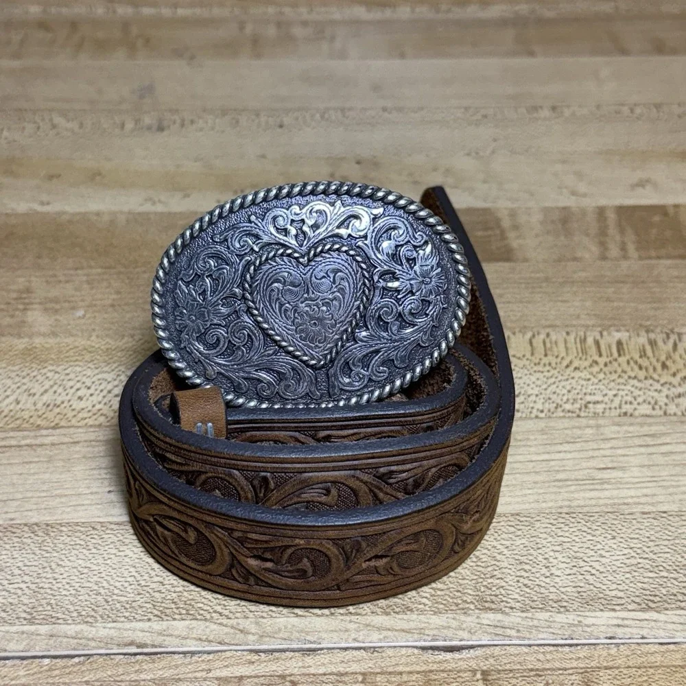 Justin Boots Tooled Leather Trophy Heart Belt Buckle 815BD Kids Size 20 Cowgirl